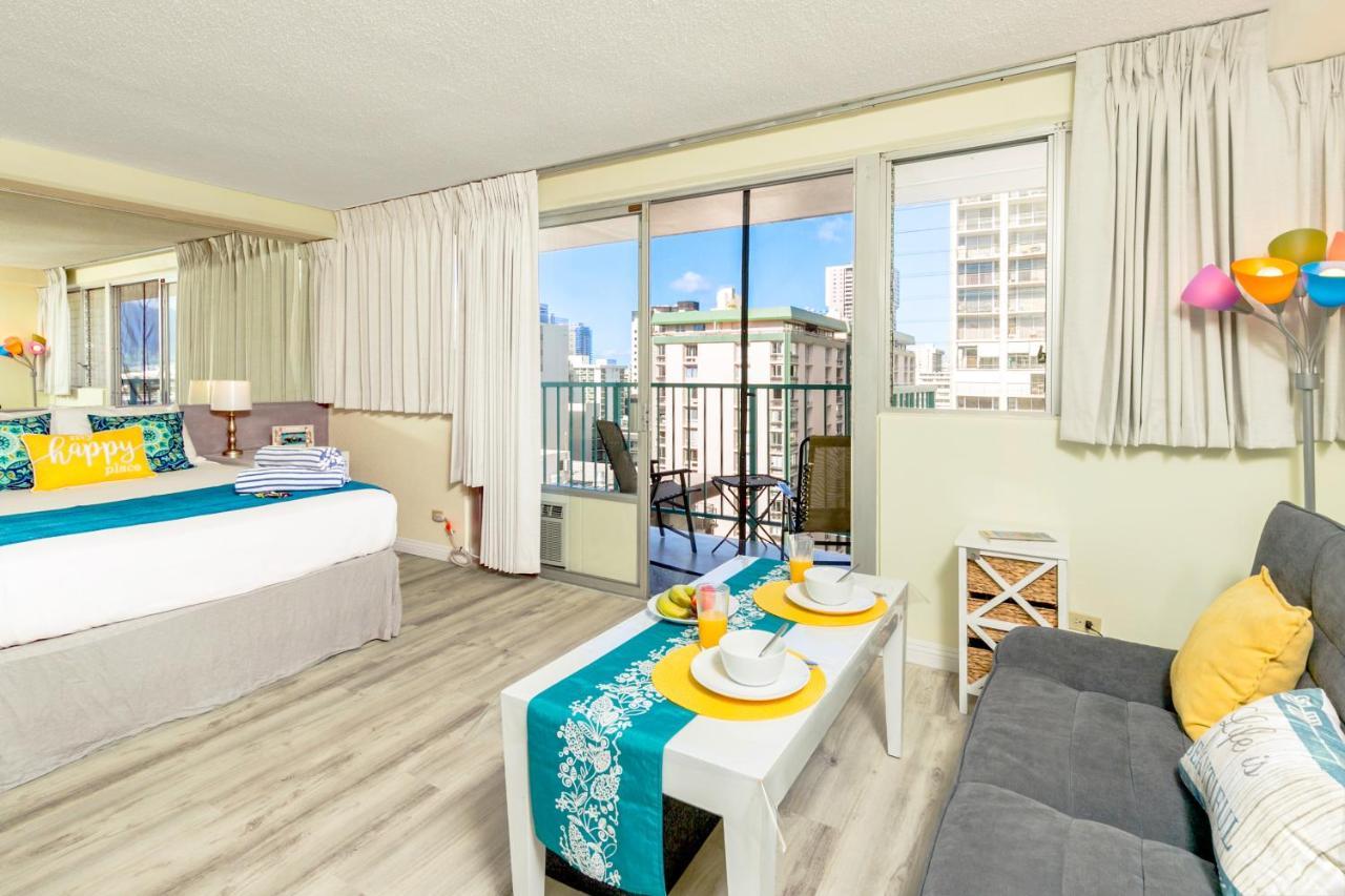هونولولو Aloha Vibes Await! Stylish Condo At Aloha Surf - Mountain And City Views المظهر الخارجي الصورة