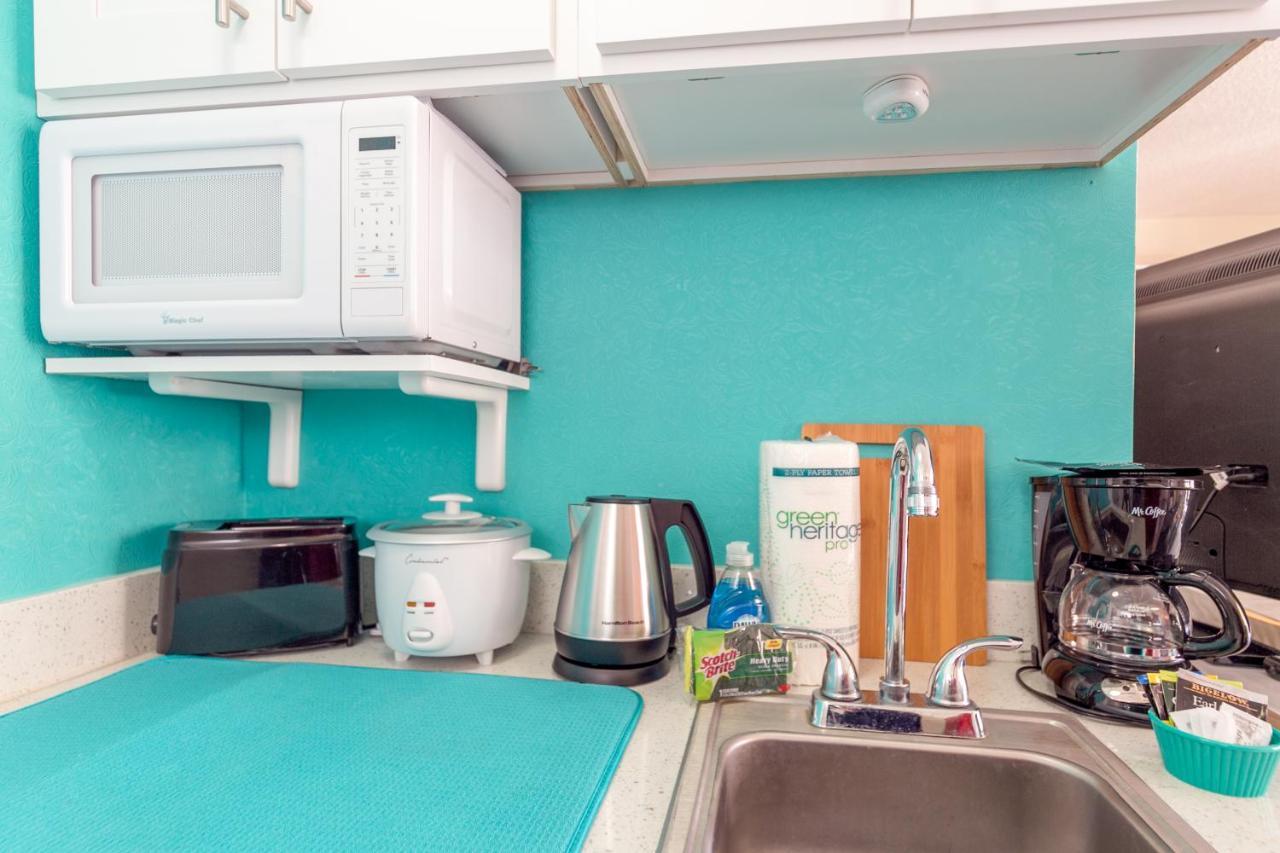 هونولولو Aloha Vibes Await! Stylish Condo At Aloha Surf - Mountain And City Views المظهر الخارجي الصورة